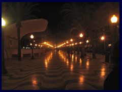 Alicante by night 04 - La Explanada de España