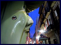 Alicante by night 58 - Carrer San Francisco with it's numerous swamp sculptures