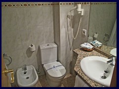 Palm Beach Hotel 06 - bathroom