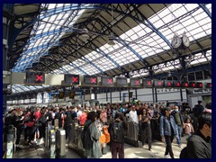 Brighton railway station 12