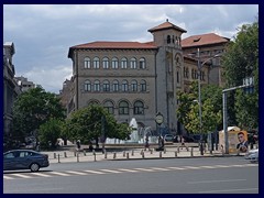 Center, University square 09