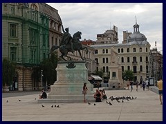 Center, University square 15