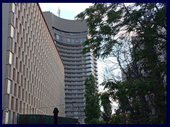 Center, University square 68