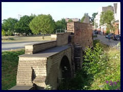 Duisburg Innenhafen 25 - City Wall