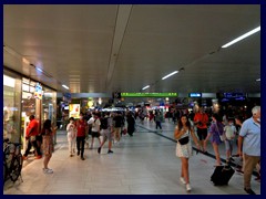 Hauptbahnhof, Station area 3