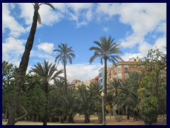 Elche City Centre 14 -   Parc del Filet de Fora, a public park/palm garden