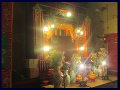 Man Mo Temple, interior