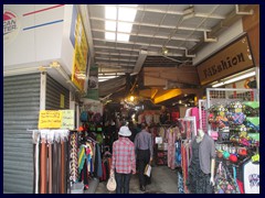 Stanley Market is the best market in Hong Kong. 