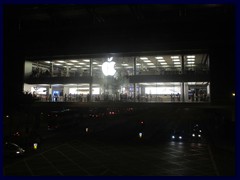 Apple Store in IFC Mall, hovering above ground.