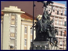 Praça de Entrecampos, Avenida da República 01