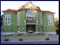 Center West 098 - Slovenian National Drama Theater