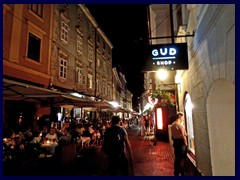 Ljubljana by night 058- Stari trg, Old square