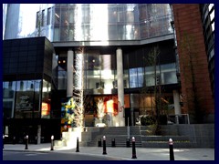 22 Bishopsgate, entrance