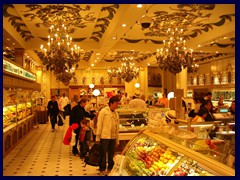 Harrod's, Knightsbridge 2006 01