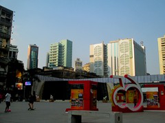 Square along Avenida Almeida Ribeiro that is popular for skaters.