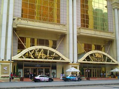 Le Royal Arc is the 3rd tallest building in Macau (217m). It was built in 2009 and has 56 floors. It conist of hotel, casino and apartments.