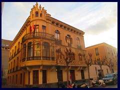 Murcia City Centre 101 - Casa Díaz Cassou, a fine example of modernista style a la Gaudi. Built in 1906. The architect was José Antonio Rodríguez, a then controversial building, and it features paintings by Pedro Garcia del Bosque.