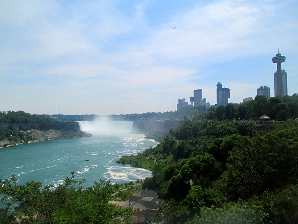 Niagara Falls skyline - American Falls, Horseshoe Falls, Bridal Veil ...