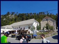 Predjama Castle 04