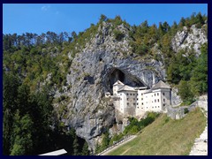 Predjama Castle 07