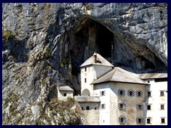 Predjama Castle 08