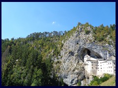 Predjama Castle 09