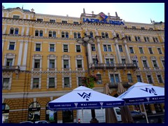 Jadranski Square 01 - Ploech Palace