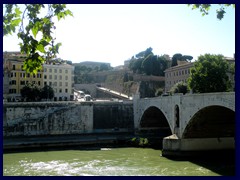 West bank of Tiber 023