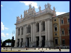 San Giovanni in Laterano (Archbasilica of St. John Lateran), 1700s Eastern facade by Alessandro Galilei .