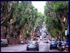 Via Merulana, the nice hilly road that goes up to San Giovanni in Laterano.