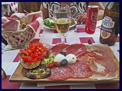 Campo de Fiori is a popular meeting place for locals, and here you find many open air restaurants with better prices then Piazza Navona. At this one we had antipasti and beer.