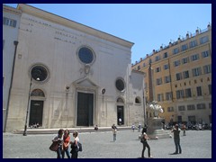 Piazza della Minerva, Centro Storico West.