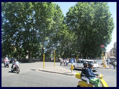 East bank of the Tiber, next to the bridge Ponte Cavour.