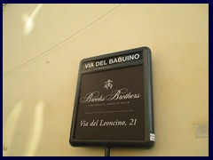 Via del Babuino begins here at Piazza del Popolo and ends at Piazza di Spagna.