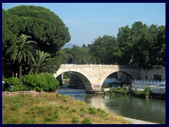 Banks of Tiber 014