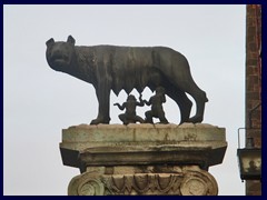 Roma Lupa sculpture, Capitoline Hill. The sculpture of the famous legend of 2 twin brothers, Romulus and Remus, who wanted to build a city, suckled the Capitoline wolf and killed each other. 