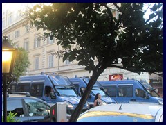 Demonstration against evictions and distraints, Via Cavour.