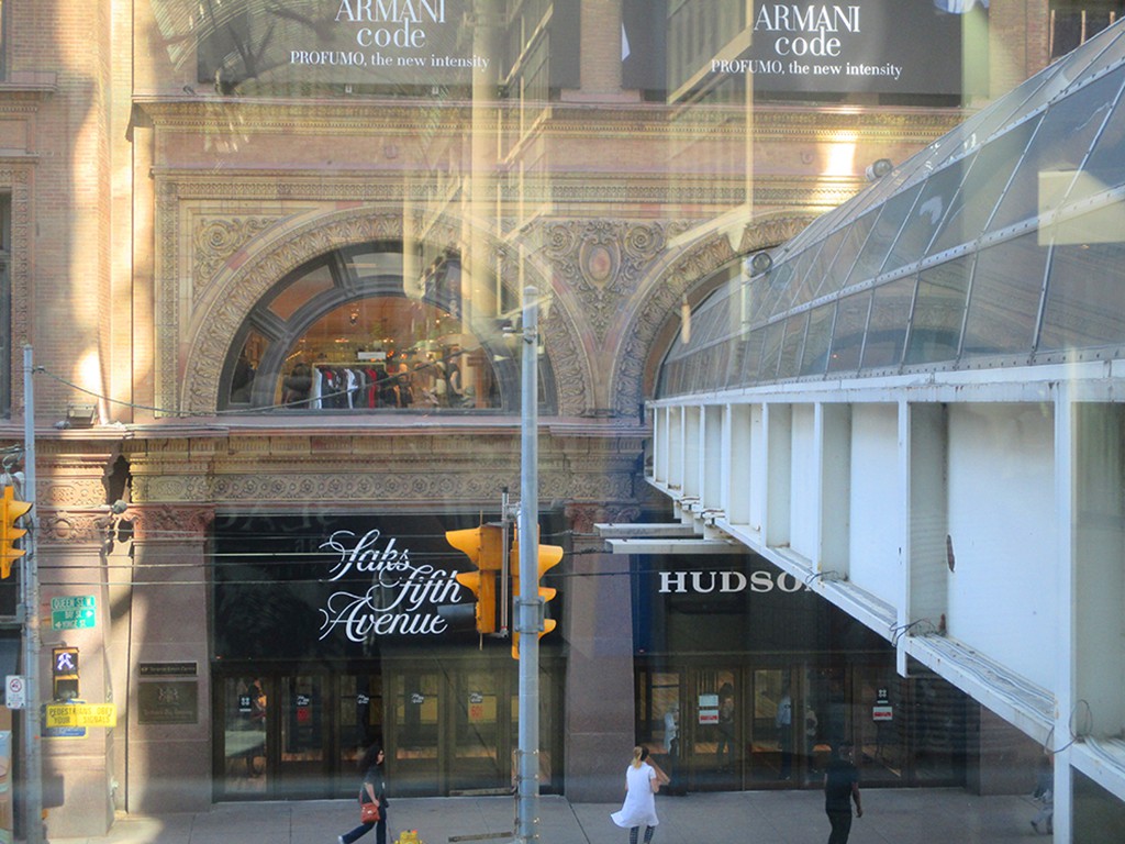 Toronto Eaton Centre, The Toronto Eaton Centre is a large s…