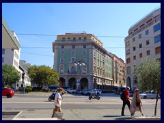 Piazza Guglielmo Oberdan 4