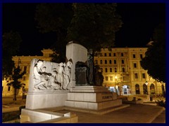 Trieste by night 5- Piazza della Libertà, Queen Elisabetta of Austria Monument