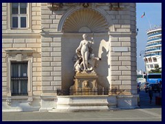 Piazza Unità d'Italia 07 - Il Palazzo del Lloyd Triestino