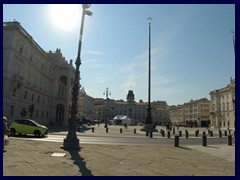 Piazza Unità d'Italia 4K 01