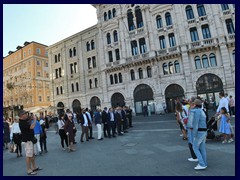 Piazza Unità d'Italia 4K 15 - Wedding outside the City Hall