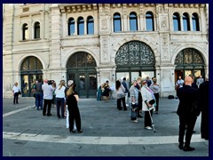 Piazza Unità d'Italia 4K 16  - Wedding outside the City Hall