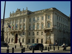 Piazza Unità d'Italia 4K 23 - Il Palazzo del Lloyd Triestino