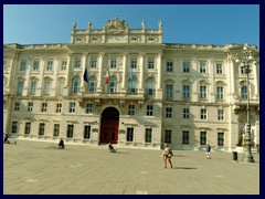 Piazza Unità d'Italia 4K 26 - Il Palazzo del Lloyd Triestino