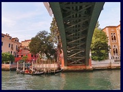 Canal Grande 4K video 21- Academy Bridge