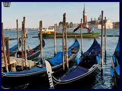 Piazza San Marco gondolas 02