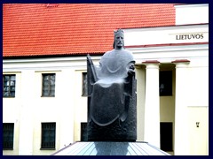 Statue of King Mindaugus, National Museum, Lower Castle 