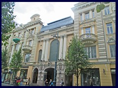 Vilnaus Mazasu Teatras (Vilnius Little Theater), Gedimino Avenue.